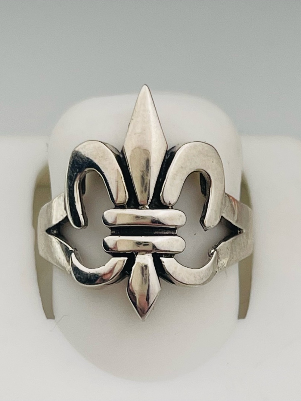 Size 7,8 option sterling silver fleur de lis ring